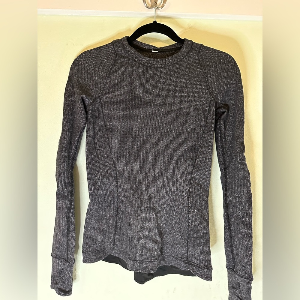 US4 Lululemon Black/White Speckled Long Sleeve Running Shirt